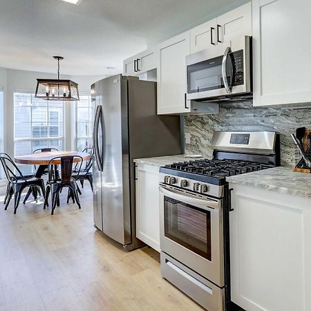 Chic Bentonville Home With Patio And Fire Pit! Bagian luar foto