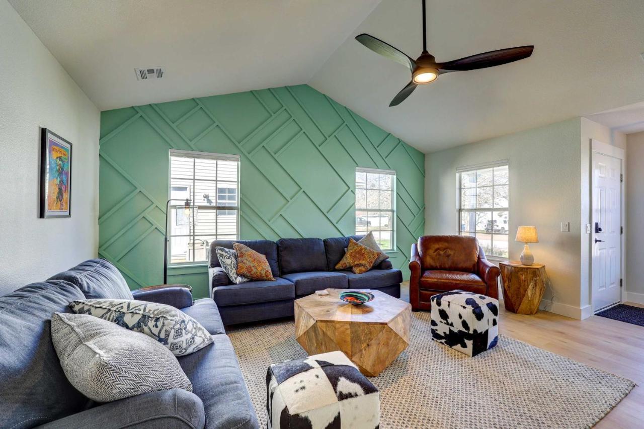 Chic Bentonville Home With Patio And Fire Pit! Bagian luar foto