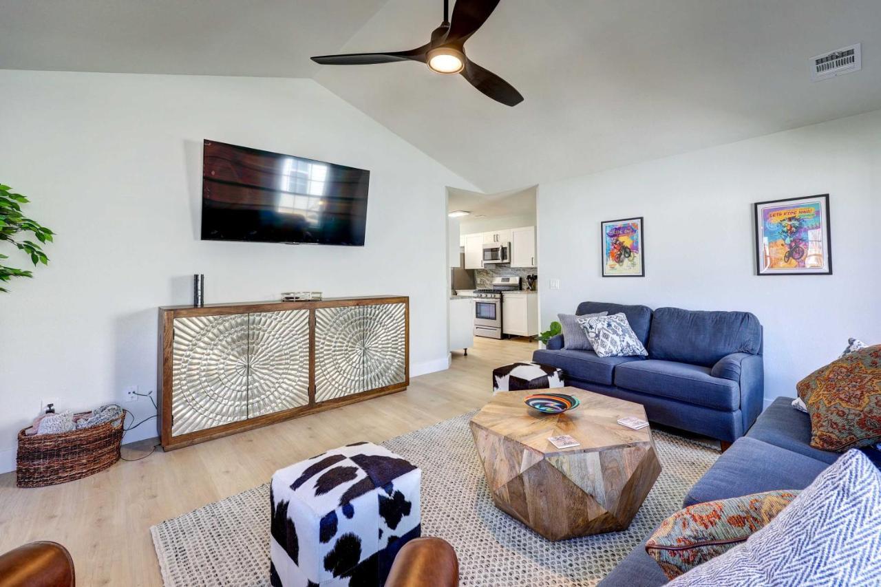 Chic Bentonville Home With Patio And Fire Pit! Bagian luar foto